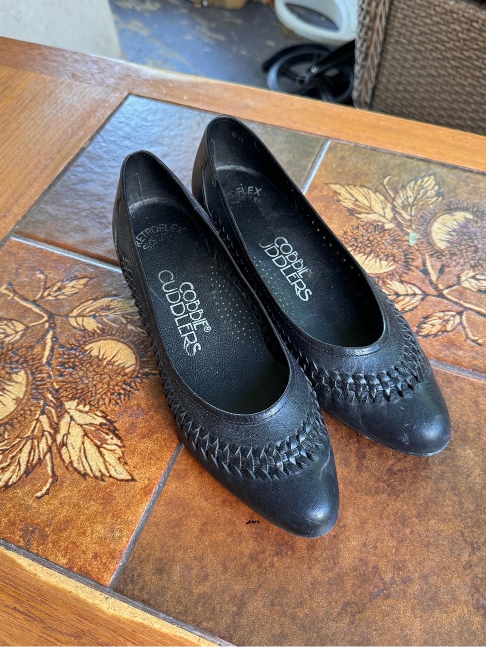Vintage Women's Black Leather Woven Pointed Flats